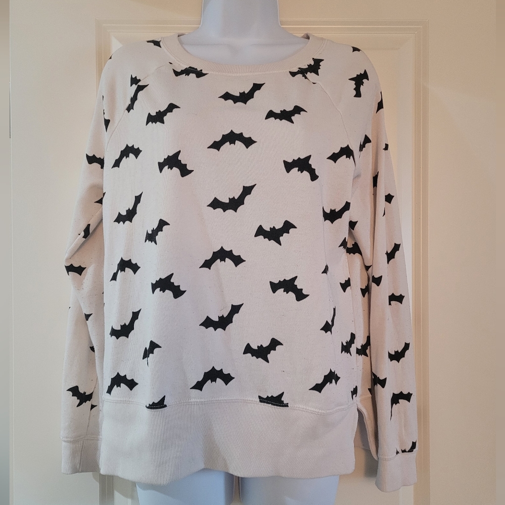 White Pullover Sweatshirt With Black Bat Pattern, Size Medium, Grayson Threads